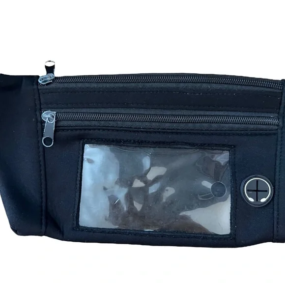 Formfit black belt bag - Picture 2 of 5